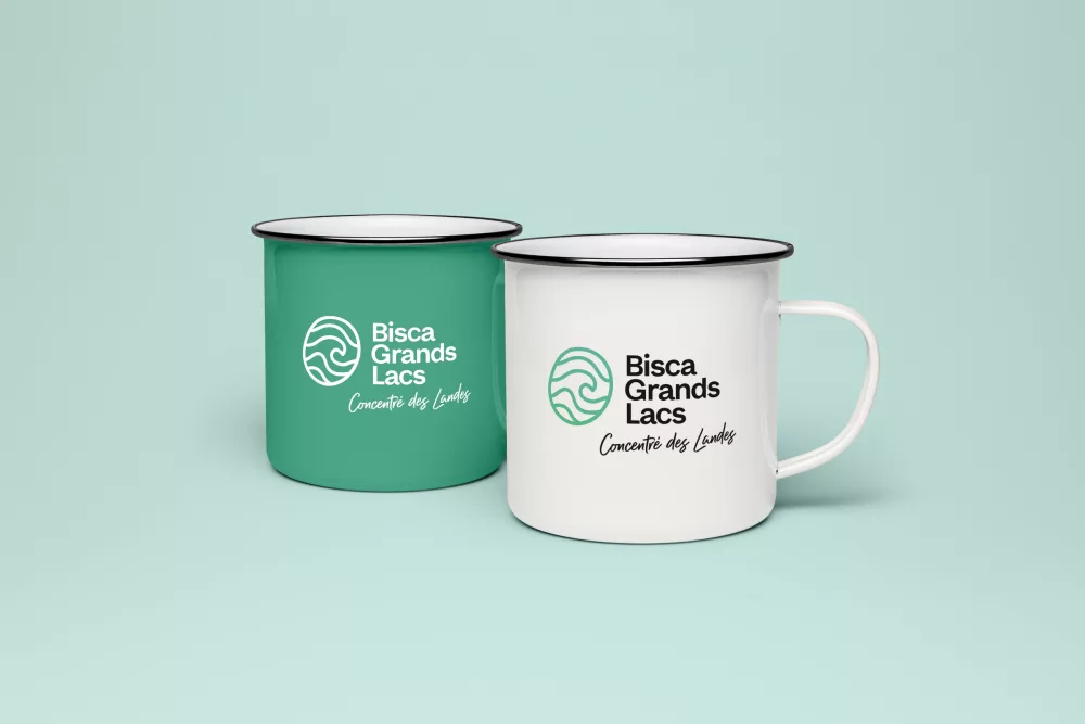 Enamel-Mug-PSD-MockUp